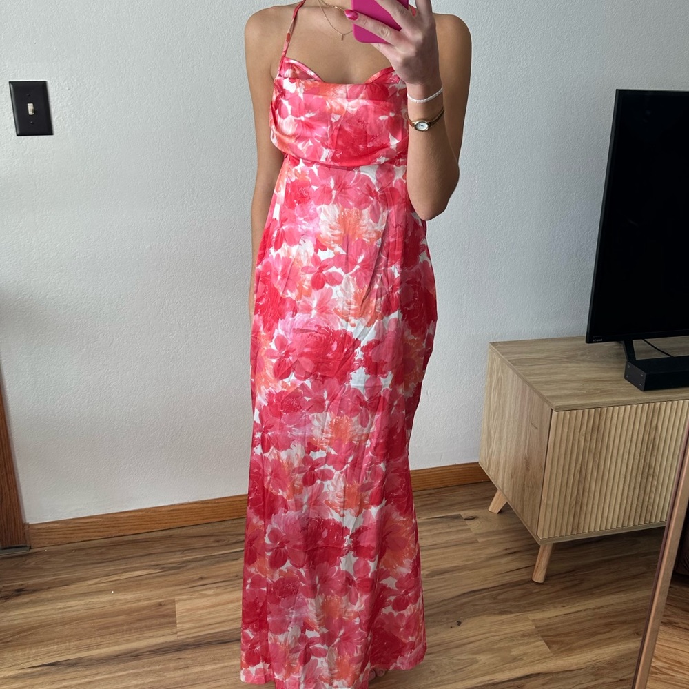 Gorgeous, floral maxi dress